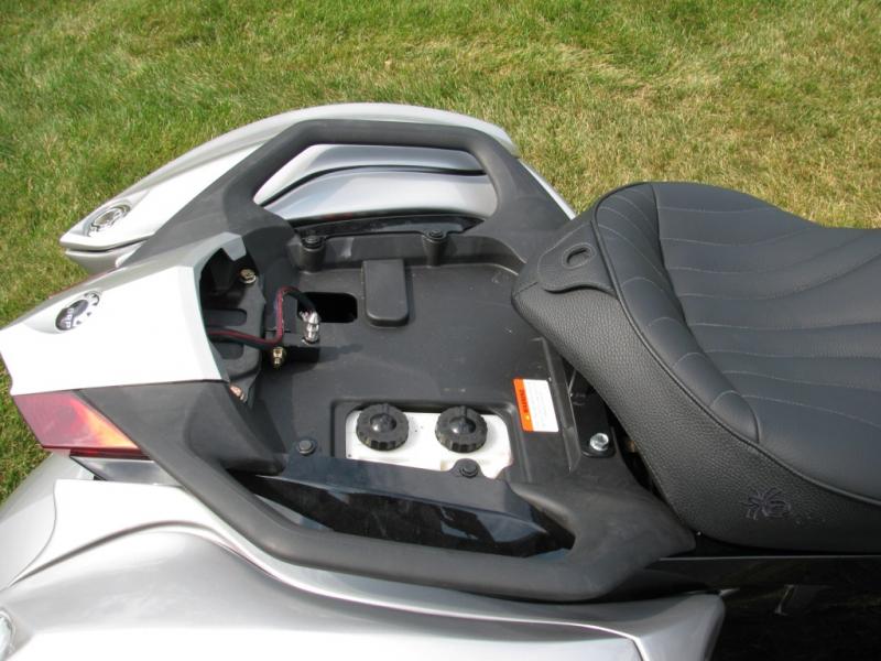 Spyder no rear saddle