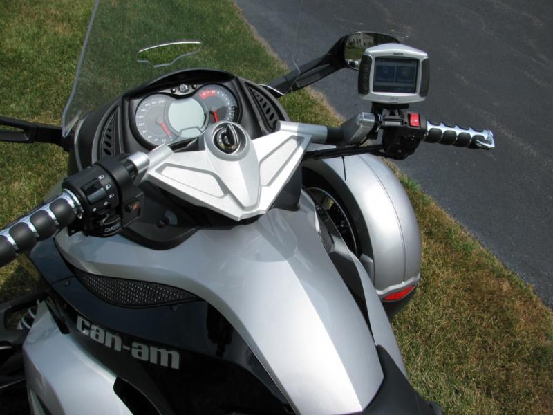 Spyder risers and zumo left