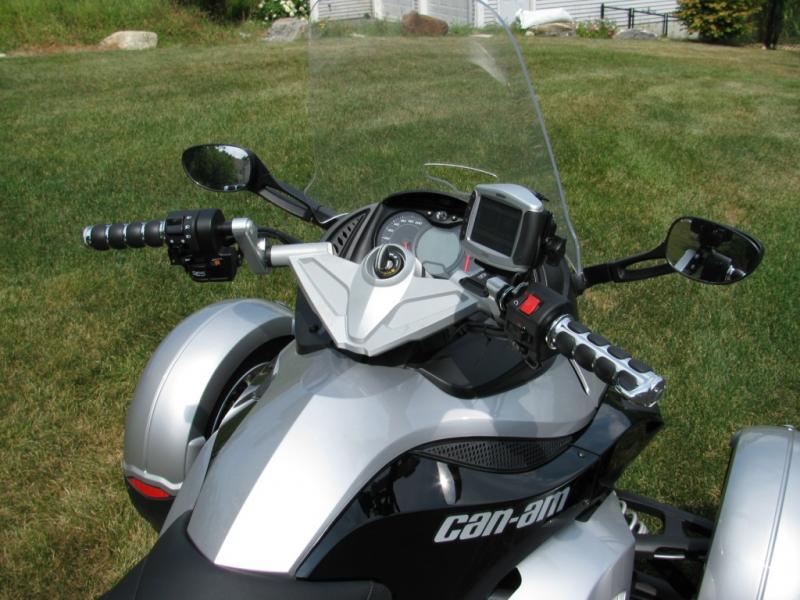 Spyder risers and zumo right