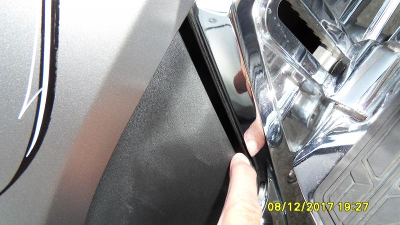 spyder side panel loose1