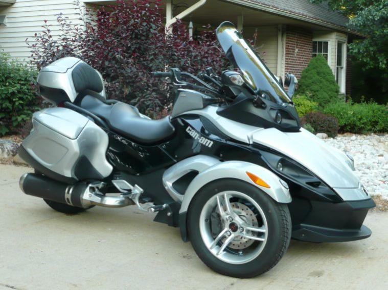 Spyder with Corbin Saddlebags and Trunkbox