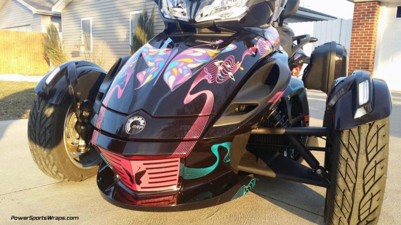 ST Ultra Metallic - Notice how the design all flows from the lower air dam desgin.