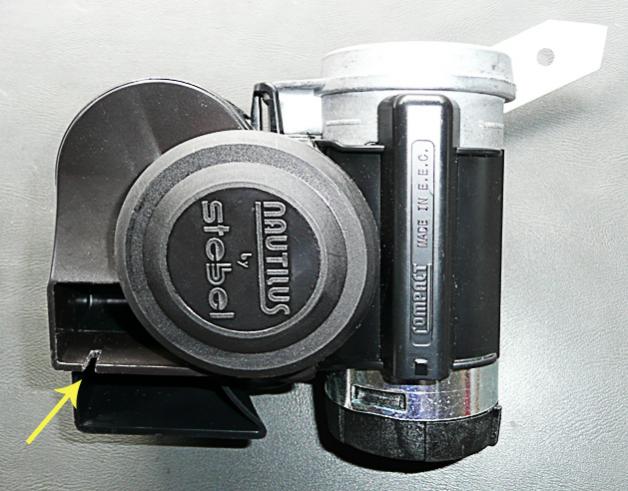 Stebel with arrow pointing to small cut out