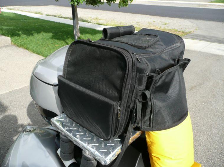 T Bags Pet Carrier no. 1