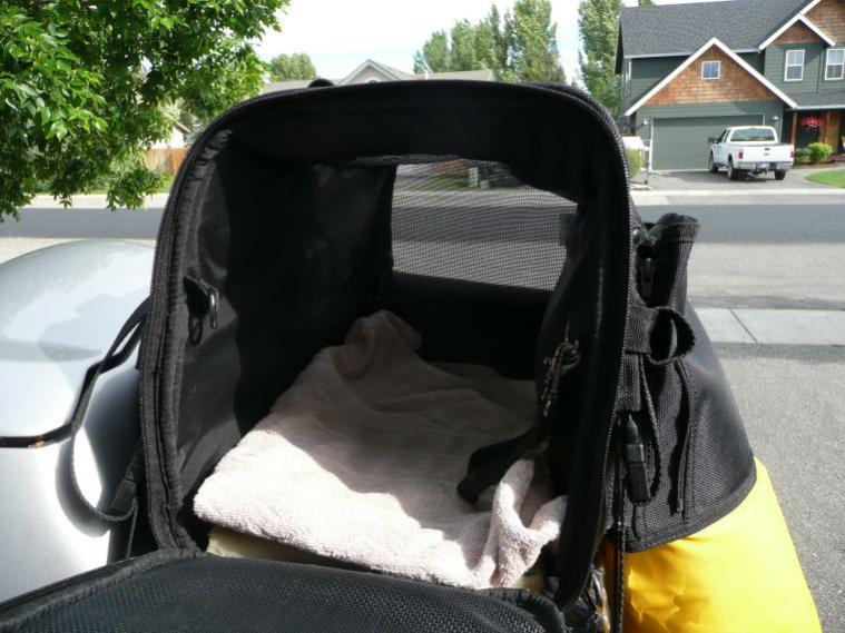 T Bags Pet Carrier no. 2