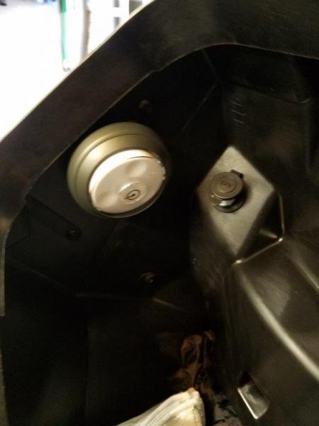 tap light for rear trunk