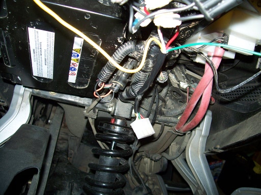 The 6 way connector mounted with cable ties under the guard.