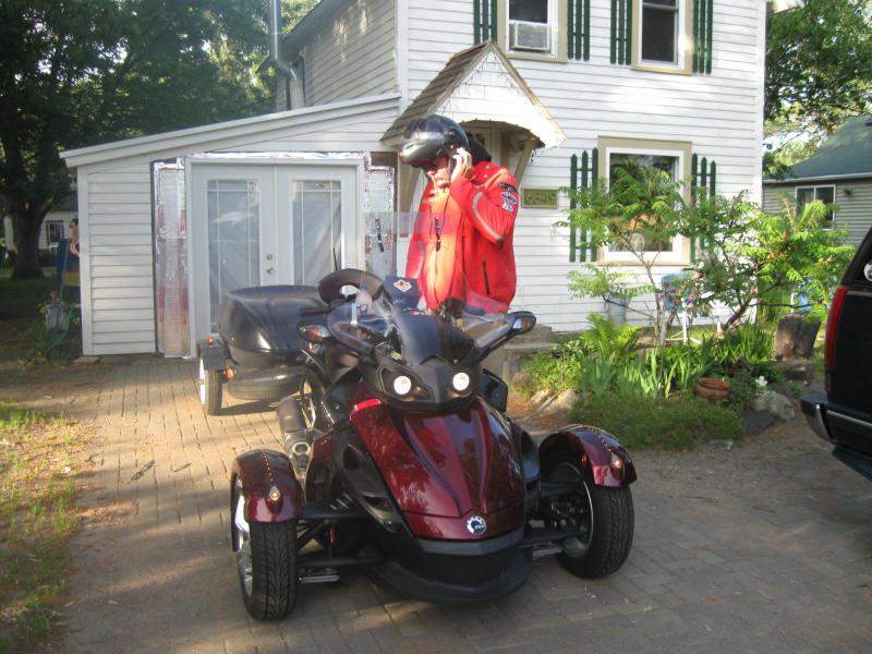 The Spyder and trailer are all packed and we are ready to get on the road - Maggie Valley, NC here we come!