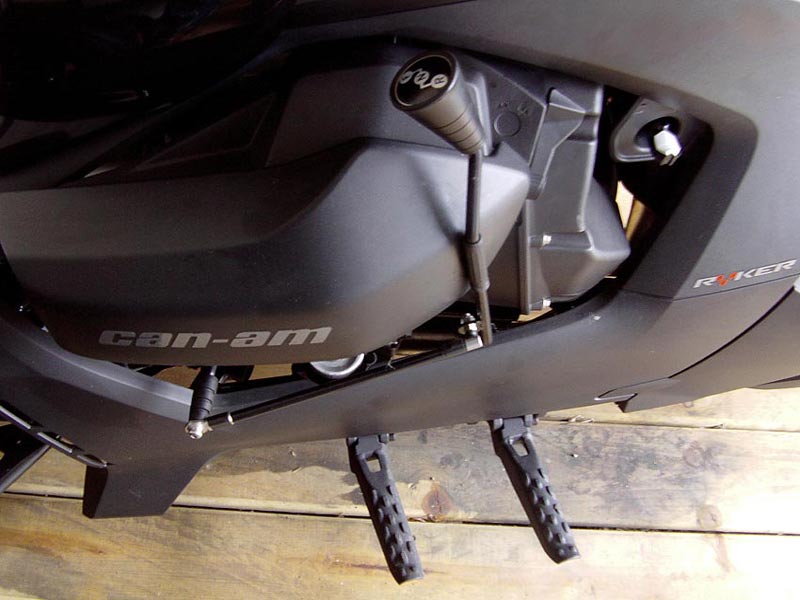 The suicide shifter with padding added to keep it from rattling or scratching the side cover. (The pad is a GRIPPY lever pad I had laying about from a