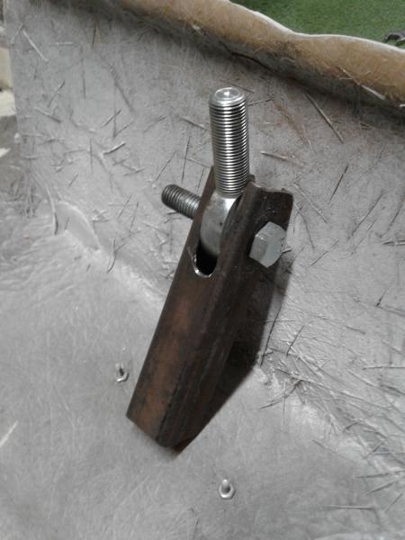 This bracket and swivel (?) is the heart of the rear cradle/frame that will be inside the rear half of the 917 so it can be raised half-way open..... 