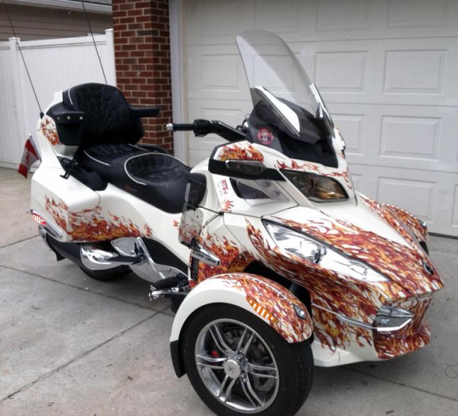 this is a really good angle you can see how the side piece like the case really give it a finished look.  It takes a lot of time to tuck and fold all 