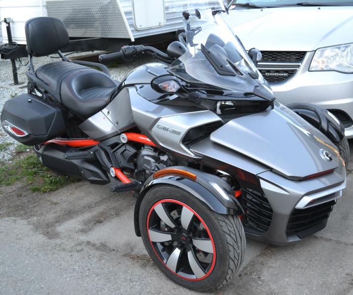 This is my current ryde. This is "Webster.\' \he's a 2015 F3S. His added features are Can Am saddle bags, quick detach passenger backrest, heated hand