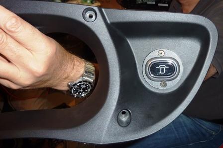this is the FIAT System socket with an adapterplate 
(called KLAUS)