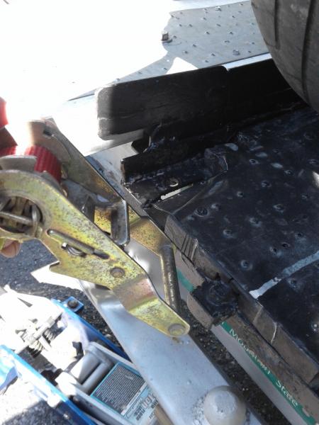 this where the Ratchet attaches to the metal cradle ( bolted to trk frame ) .... it looks small but it's 3/8 th thick x 1 in wide ...not going to bend