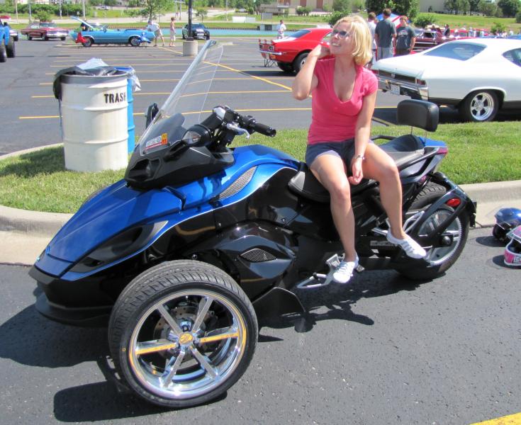 Tonia waiting for the show to start.