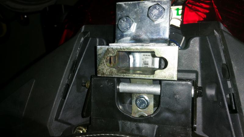 Top view of brackets with rear center plastic off
20150520 205708