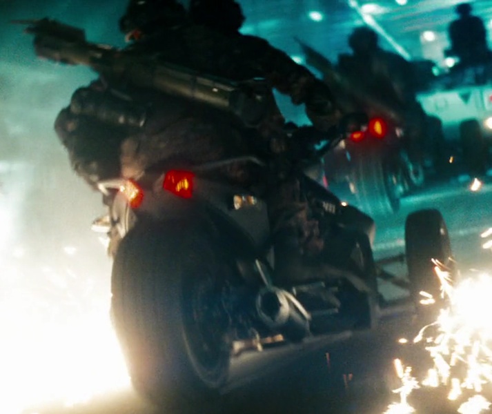 Transformers-Revenge of the Fallen (Spyder Pics) Hindle exhaust