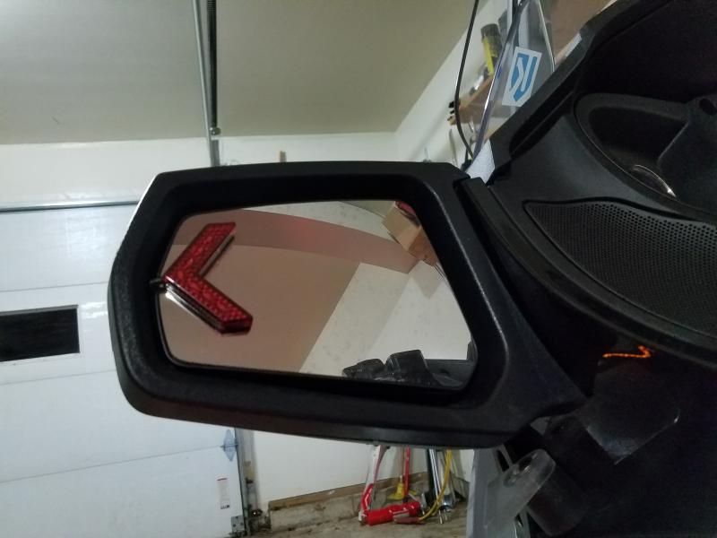 TricLED mirror with LED arrow OFF.
LED Arrow is a separate supply
