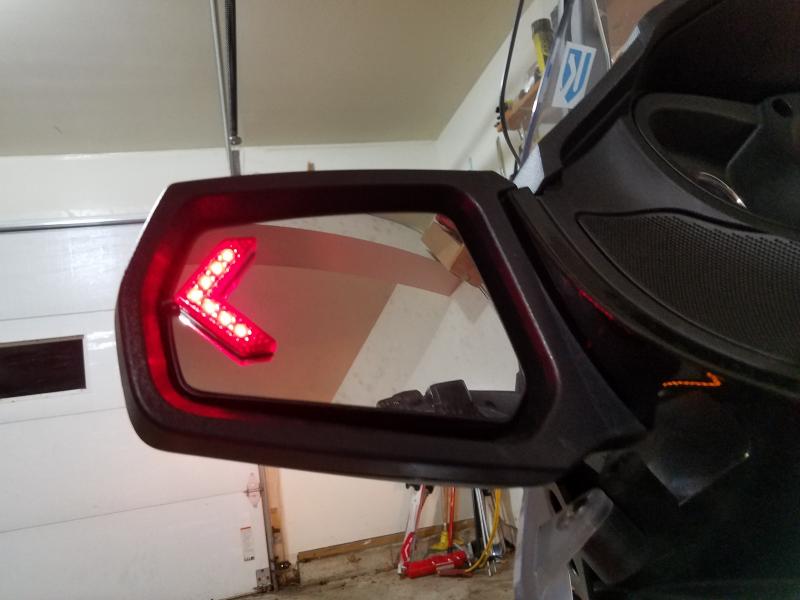 TricLED mirror with LED arrow ON.
LED Arrow is a separate supply