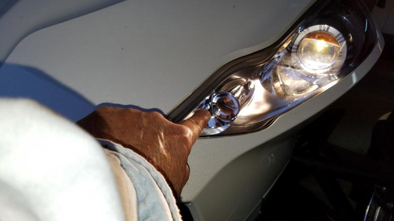 Unlit reflector below and inboard of US Fog Lights