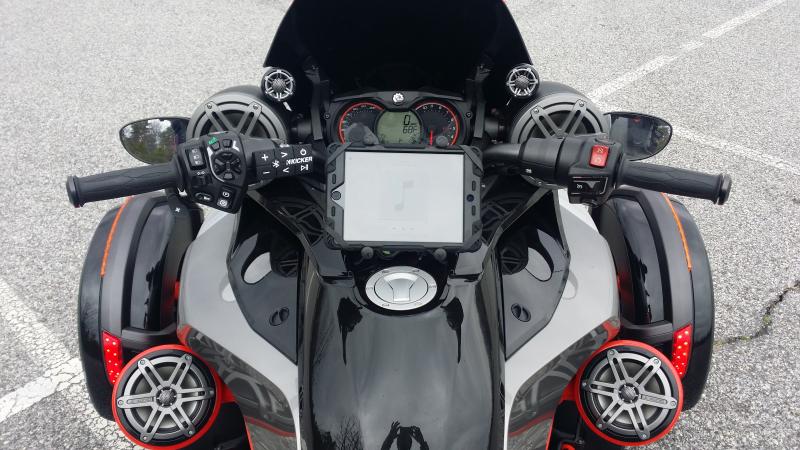 UP CLOSE AND PERSONAL.  
FOUR 6.5s.  RAM MOUNT ACCESSORIES HOLD IPAD MINI 4.  THANKS FOR THE INFO JCTHORNE.