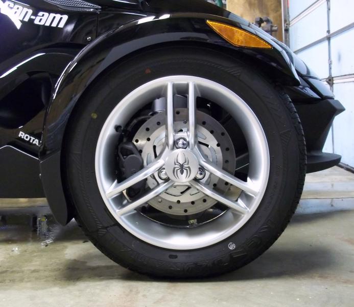 Wheel with new GloRyder Spyder Deuce installed