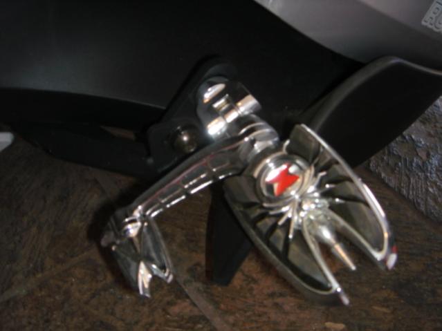 Widow peg right side