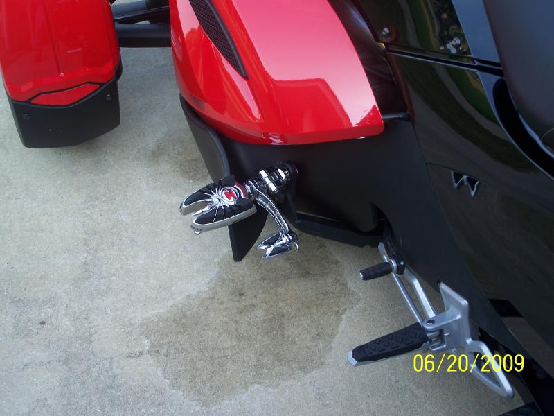 Widow Pegs with Stirrups