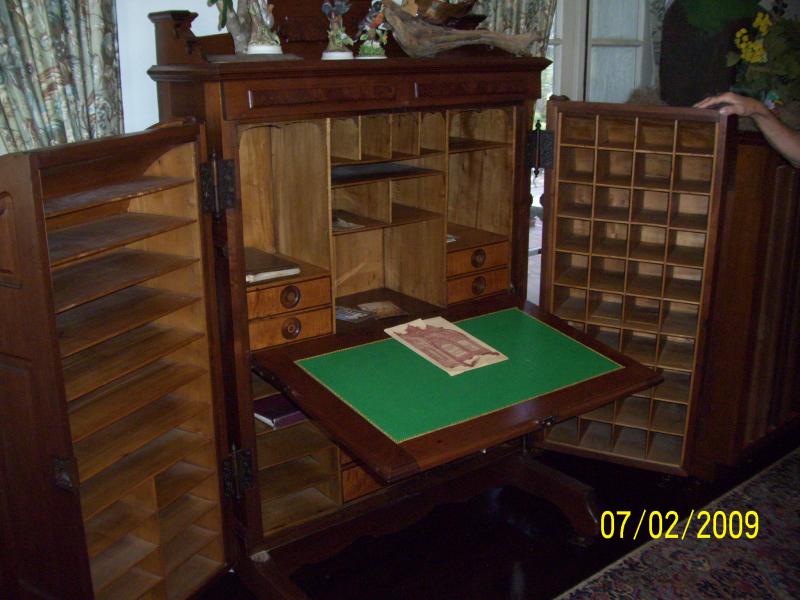 Wooten Desk company. Love to have this one.