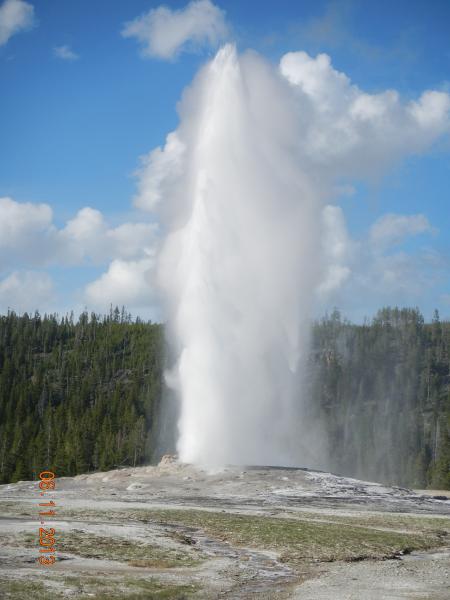 Yellowstone Old Faithful 2013 Jun