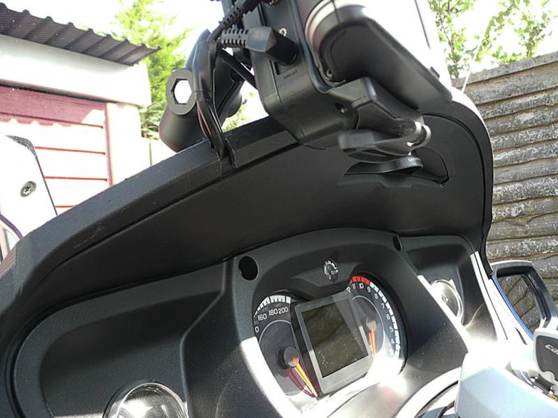 Zumo wiring into bulkhead space